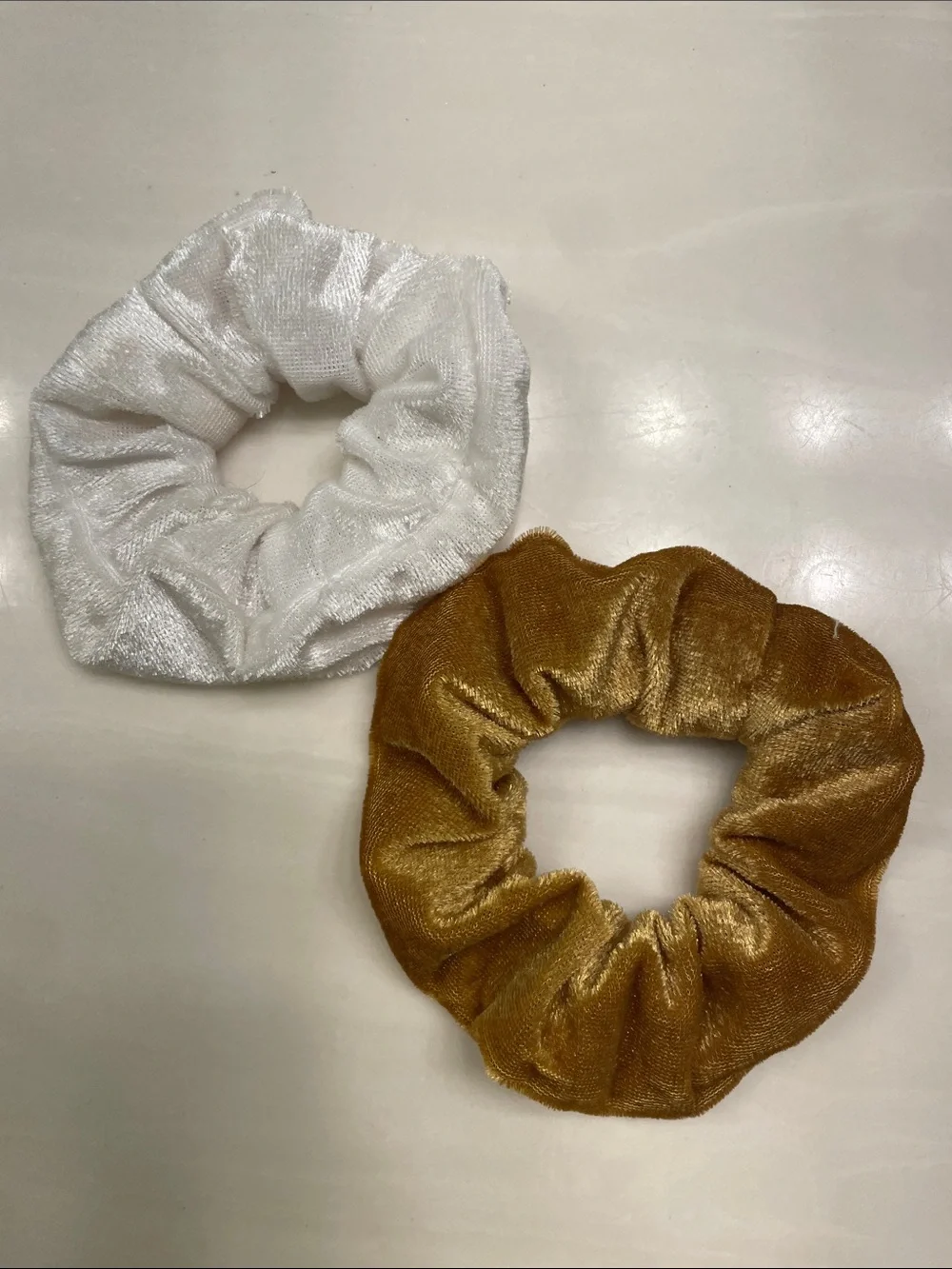Set of 2 Velvet Scrunchies - White & Gold*